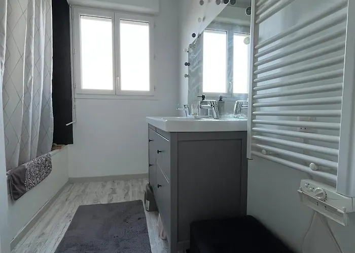 Holiday home Maison Ville&ocean&foret